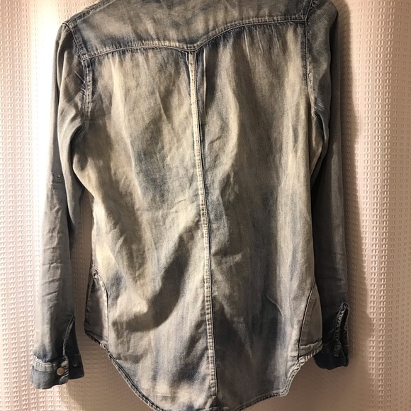 Medium red tulips denim shirt - Picture 4 of 8